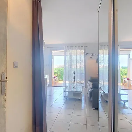 Les Coteaux De La Nartelle-36 By Interhome Appartement